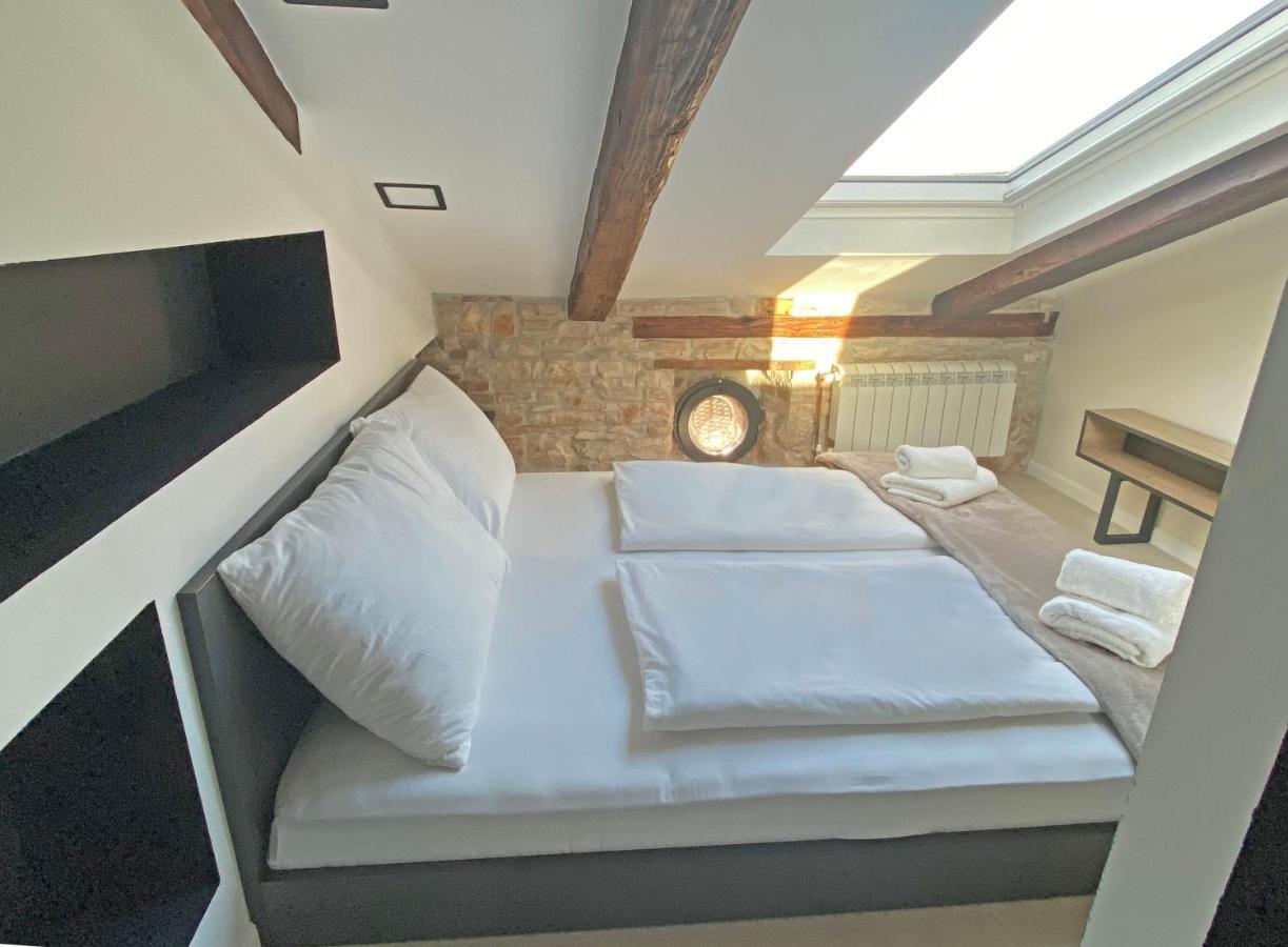 Castropola Views With Private Parking Apartman Kültér fotó